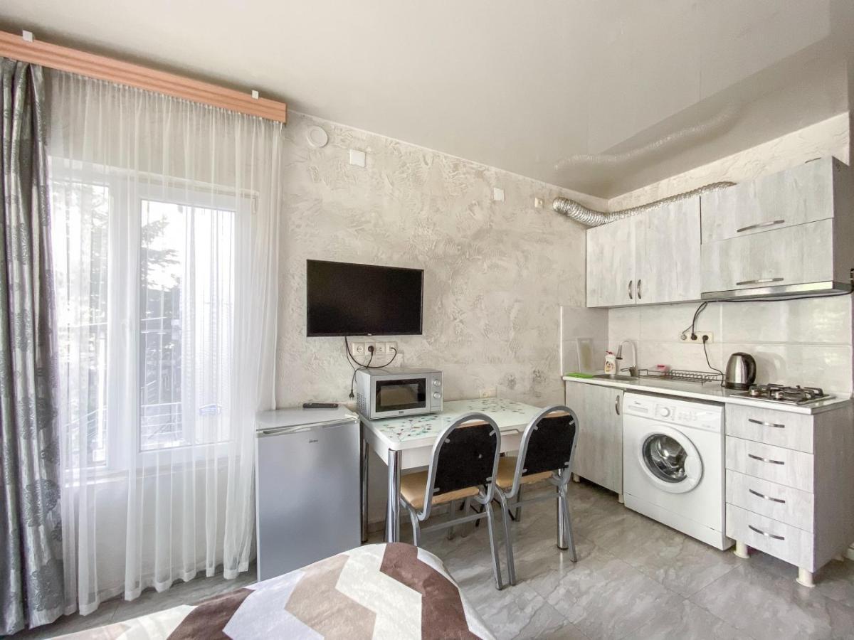 Apartment Studio Maksim Batumi Ngoại thất bức ảnh